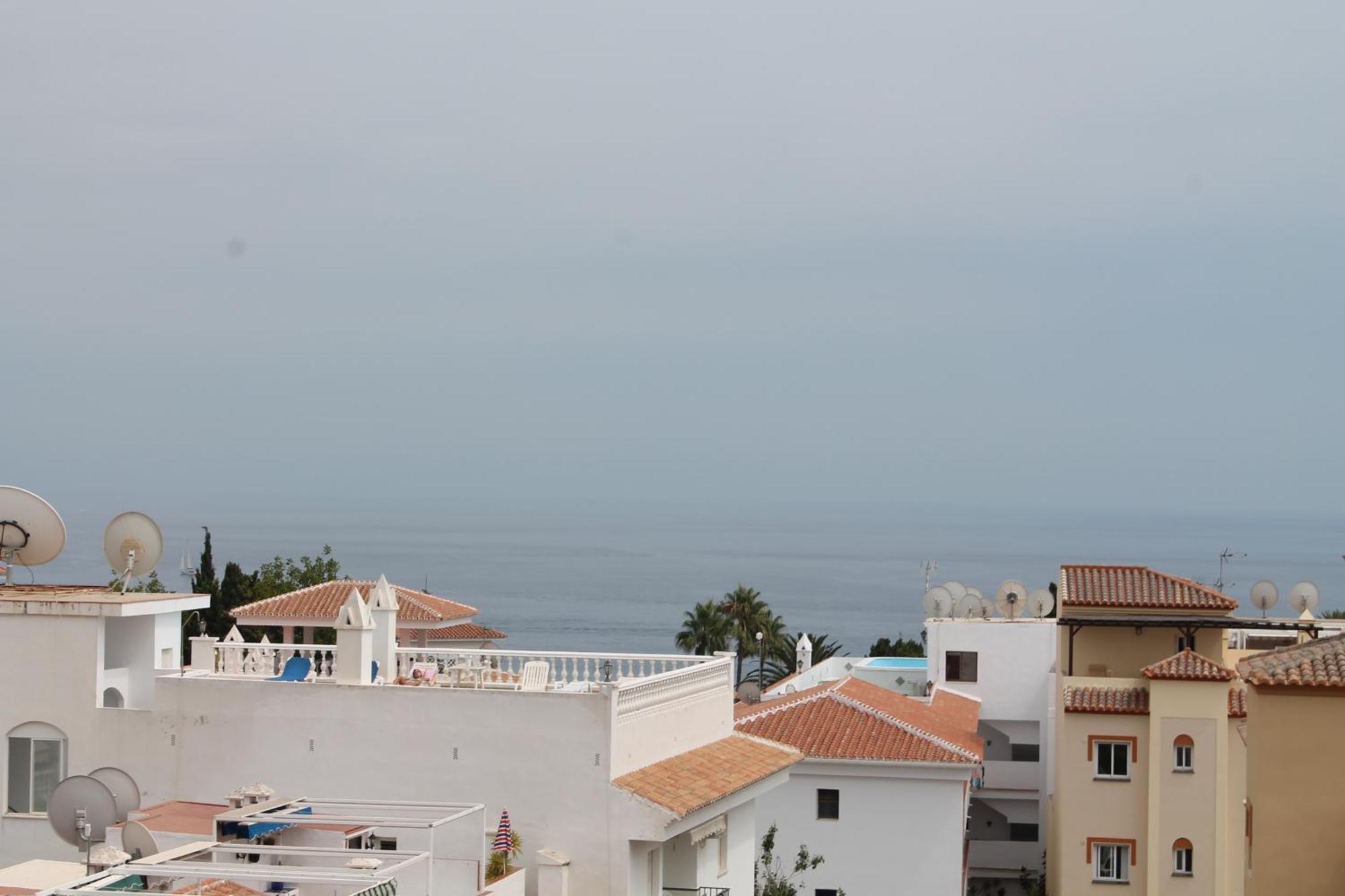 Apartamentos Turisticos Plaza Del Olvido Нерха Экстерьер фото